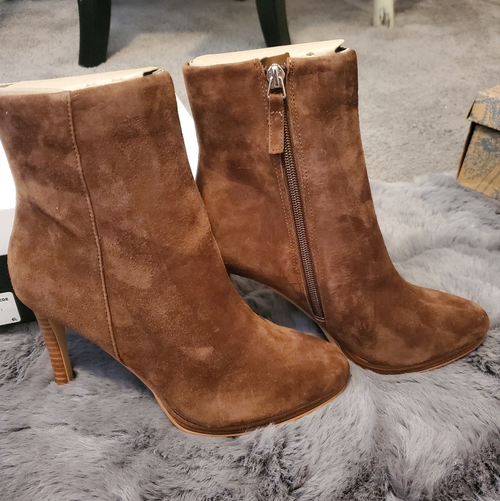 Nine West Querida Booties Suede